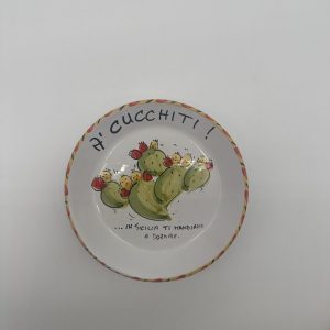 Piatto con falda rialzata